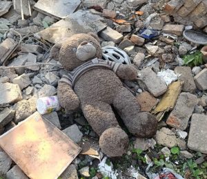 Read more about the article کادر درمان در بحران ۱۲ روزه تهران ایستادگی کرد و خواستار توجه به معیشت پرستاران شد