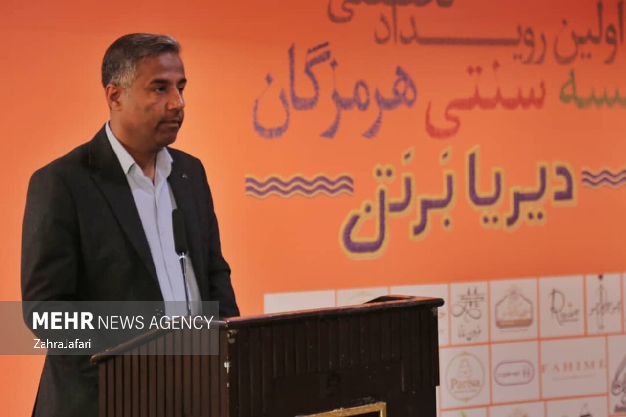 پوشاک سنتی هرمزگان افقی تازه برای اقتصاد خلاق استان می‌گشاید