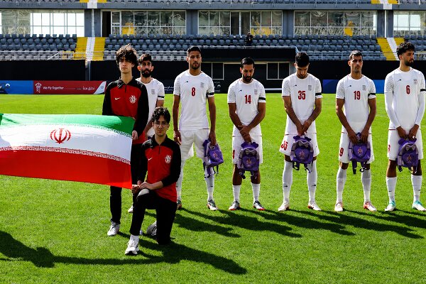 فدراسیون فوتبال ایران از فیفا مجوز بستن بازوبند مشکی در دیدار برابر مصر را خواستار شد