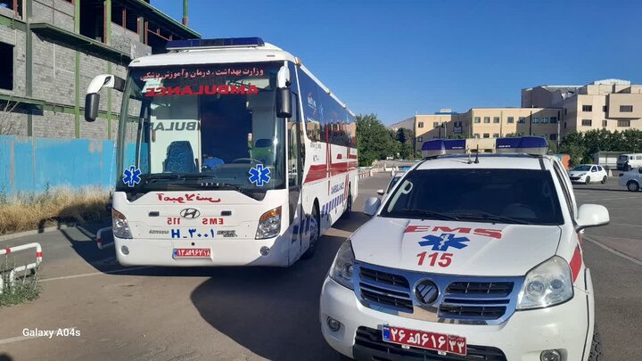 اعزام نخستین تیم‌های درمانی اورژانس همدان به مراسم تشییع رهبر شهید؛ اتوبوس‌آمبولانس مجهز در راه تهران
